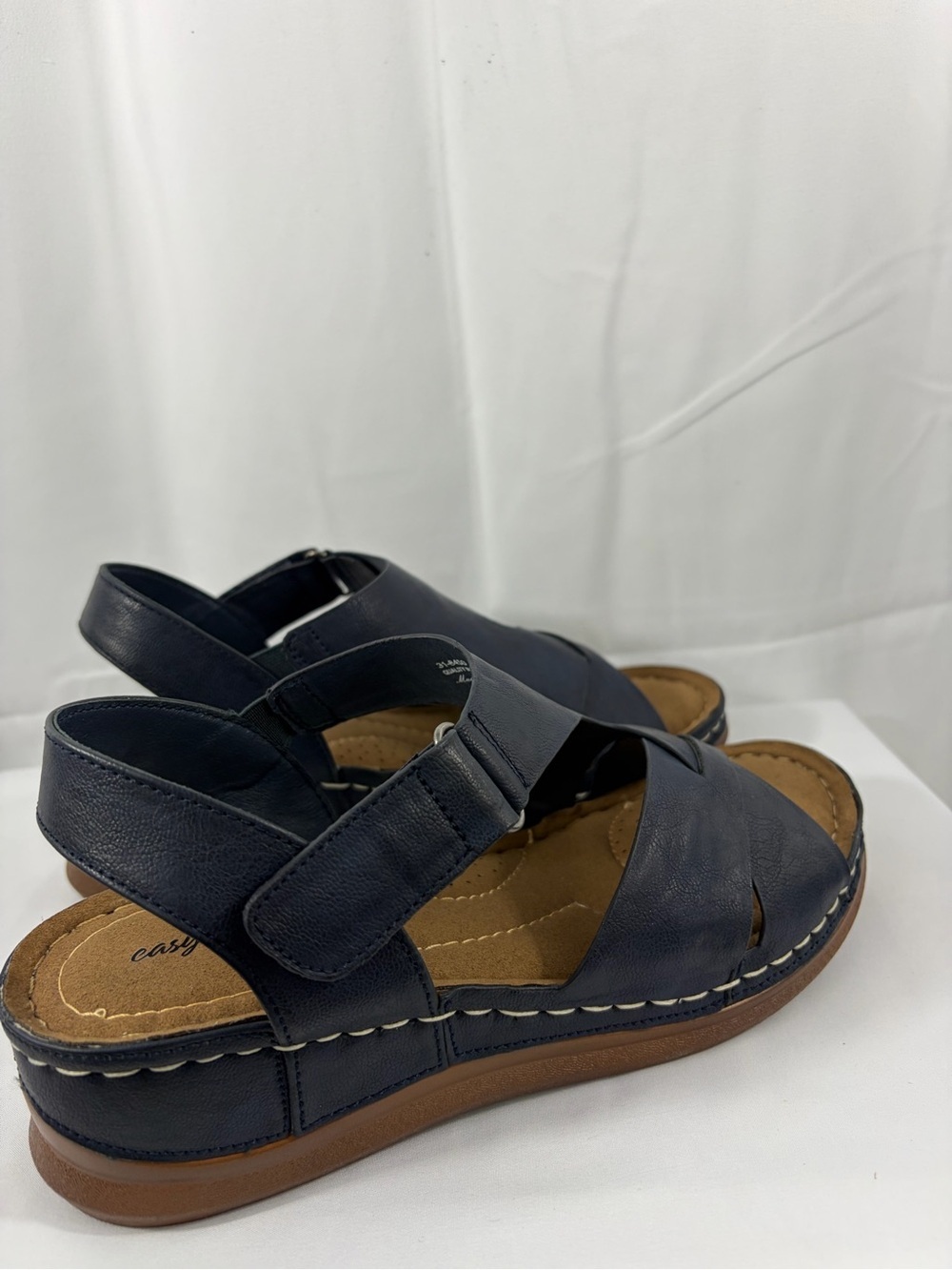 NWT Easy Street Women’s Size 8W Navy Blue Sandals - Picture 4 of 9